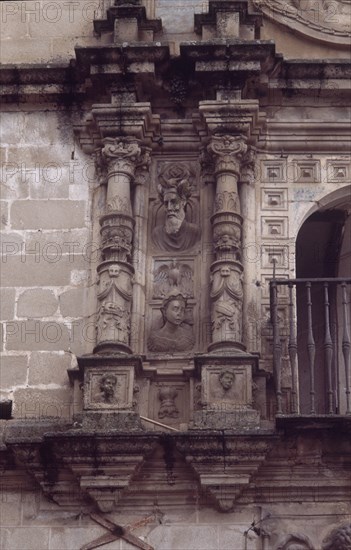 EXTERIOR-BUSTOS DE FCO PIZARRO E INES YUPANQUI-BALCON ESQUINA
TRUJILLO, PALACIO DEL MARQUES DE CONQUISTA
CACERES