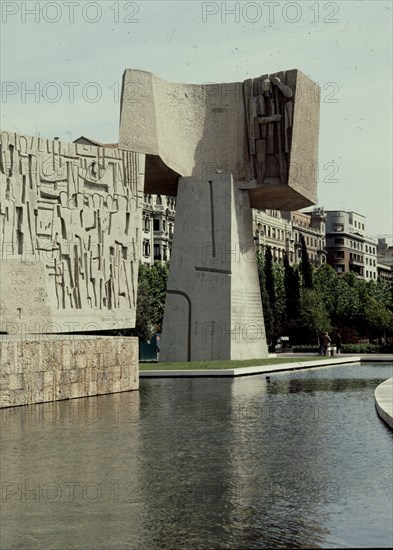 VAQUERO PALACIOS/VAQUERO TURCIOS
MONUMENTO AL DESCUBRIMIENTO DE AMERICA EN LOS JARDINES DEL DESCUBRIMIENTO-PLAZA DE COLON-1977
MADRID, EXTERIOR
MADRID