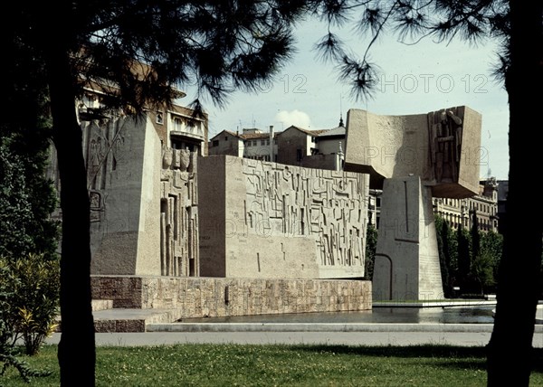 VAQUERO PALACIOS/VAQUERO TURCIOS
MONUMENTO AL DESCUBRIMIENTO DE AMERICA EN LOS JARDINES DEL DESCUBRIMIENTO-PLAZA DE COLON-1977
MADRID, EXTERIOR
MADRID