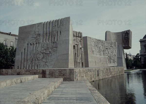 VAQUERO PALACIOS/VAQUERO TURCIOS
MONUMENTO AL DESCUBRIMIENTO DE AMERICA EN LOS JARDINES DEL DESCUBRIMIENTO-PLAZA DE COLON-1977
MADRID, EXTERIOR
MADRID