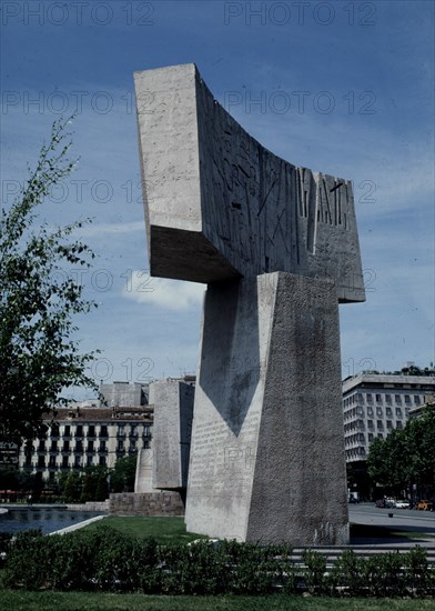 VAQUERO PALACIOS/VAQUERO TURCIOS
MONUMENTO AL DESCUBRIMIENTO DE AMERICA EN LOS JARDINES DEL DESCUBRIMIENTO-PLAZA DE COLON-1977
MADRID, EXTERIOR
MADRID

This image is not downloadable. Contact us for the high res.