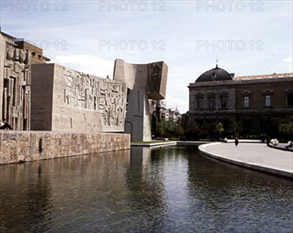 VAQUERO PALACIOS/VAQUERO TURCIOS
MONUMENTO AL DESCUBRIMIENTO DE AMERICA EN LOS JARDINES DEL DESCUBRIMIENTO-PLAZA DE COLON-1977
MADRID, EXTERIOR
MADRID

This image is not downloadable. Contact us for the high res.