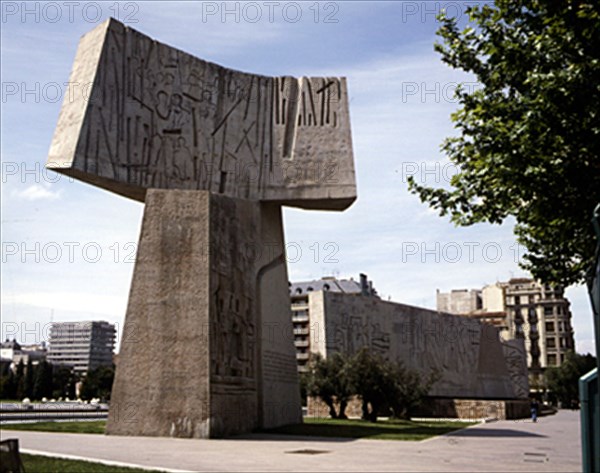 VAQUERO PALACIOS/VAQUERO TURCIOS
MONUMENTO AL DESCUBRIMIENTO DE AMERICA EN LOS JARDINES DEL DESCUBRIMIENTO-PLAZA DE COLON-1977
MADRID, EXTERIOR
MADRID

This image is not downloadable. Contact us for the high res.