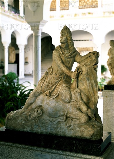 DIOS MITRA (SIGLO II)ESCULTURA ROMANA-MITOLOGIA ORIENTAL
CORDOBA, MUSEO ARQUEOLOGICO
CORDOBA