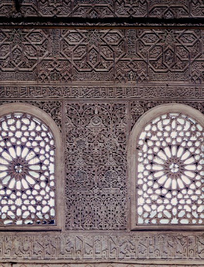 TESTERO FRONTAL-YESERIAS-DECORACION DE ATAURIQUE-EPOCA NAZARI-ARTE HISPANOMUSULMAN-S XIV
GRANADA, ALHAMBRA-CUARTO STO DOMINGO
GRANADA