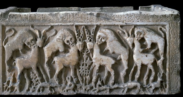 PILA DE MARMOL DEL PALACIO DE MEDINA AZAHARA - S X
GRANADA, MUSEO HISPANO-MUSULMAN
GRANADA