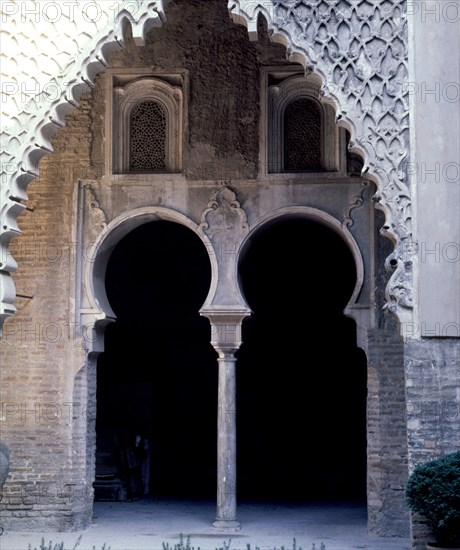 PATIO DE LOS YESOS-ARCOS DE ENTRADA DE HERRADURA-S XII-PERIODO ALMOHADE
SEVILLA, REALES ALCAZARES
SEVILLA