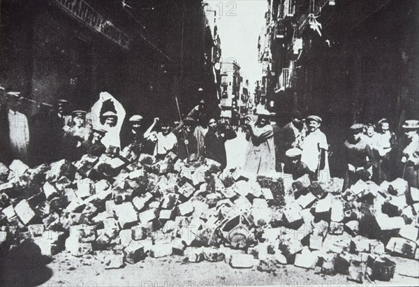 HªCATALUNA-FOTOGRAFIA-26/7/1909-SEMANA TRAGICA-BARRICADA-BARCELONA
MADRID, BIBLIOTECA NACIONAL
MADRID
This image is not downloadable. Contact us for the high res.
