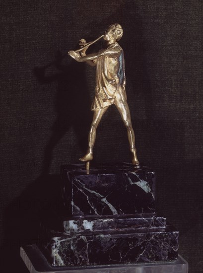 FLAUTISTA DE ORO-ARTE GRIEGO
Madrid, musée Lazaro Galdiano