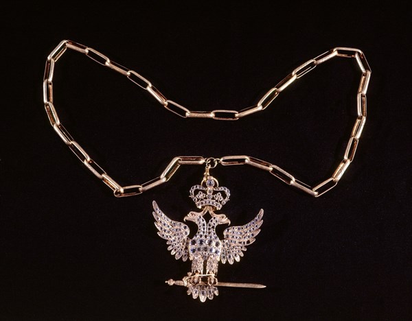 Collier distinguant le grade 33 de la franc-maçonnerie
Bijou de fantaisie