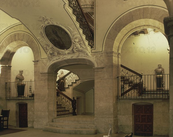 INTERIOR DEL HALL
VALENCIA, BANCO URQUIJO(PAL PEÑALBA
VALENCIA
This image is not downloadable. Contact us for the high res.