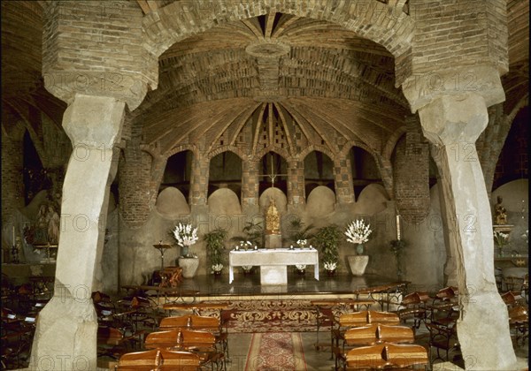 GAUDI ANTONI 1852-1926
INTERIOR DE LA IGLESIA
SANTA COLOMA GRAMANET, COLONIA GUELL
BARCELONA