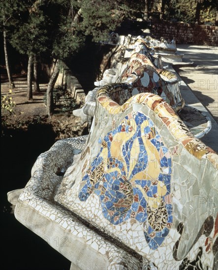 GAUDI ANTONI 1852-1926
CERAMICA  DETALLE
BARCELONA, PARQUE GÜELL
BARCELONA