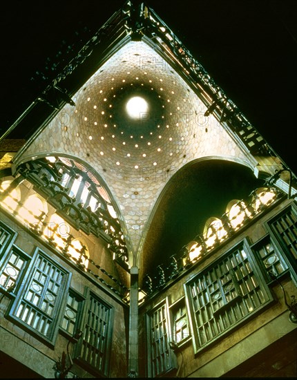 Gaudi, Vestibule du palais Güell