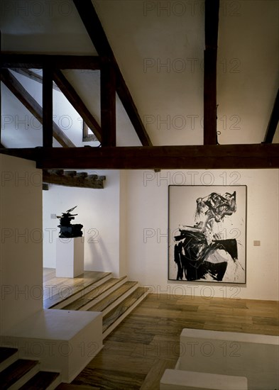 SAURA ANTONIO 1930-98
INTERIOR -VISTA DE UNA SALA-  BRIGITTE BARDOT
CUENCA, MUSEO DE ARTE ABSTRACTO
CUENCA