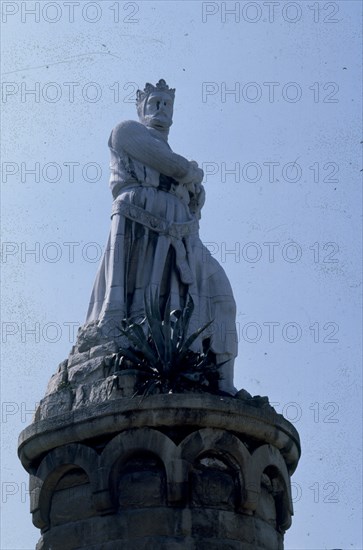 ESTATUA DE ALFONSO I EL BATALLADOR
ZARAGOZA, EXTERIOR
ZARAGOZA