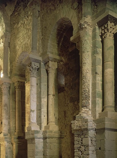 IGLESIA - NAVE CENTRAL - COLUMNAS SEPERPUES
PORT SELVA, MONASTERIO SAN PEDRO DE RODA
GERONA

This image is not downloadable. Contact us for the high res.
