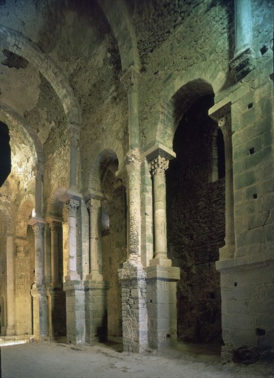 IGLESIA - NAVE CENTRAL - COLUMNAS SUPERPUES
PORT SELVA, MONASTERIO SAN PEDRO DE RODA
GERONA

This image is not downloadable. Contact us for the high res.