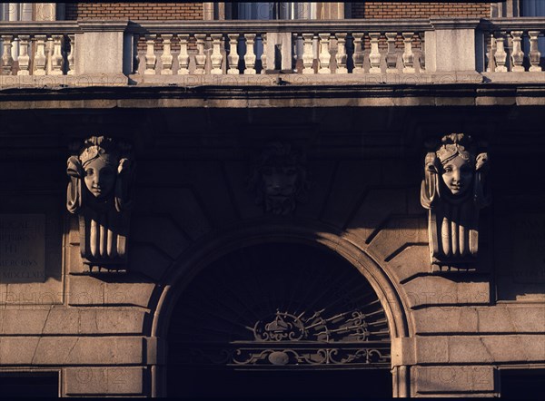 SABATINI FRANCESCO 1722/1797
MENSULAS DEL BALCON EN LA FACHADA
MADRID, MINISTERIO HACIENDA
MADRID