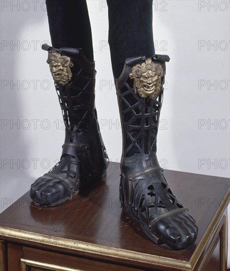 BOTAS DE LA ARMADURA DE CARLOS V A 151
MADRID, ARMERIA REAL
MADRID