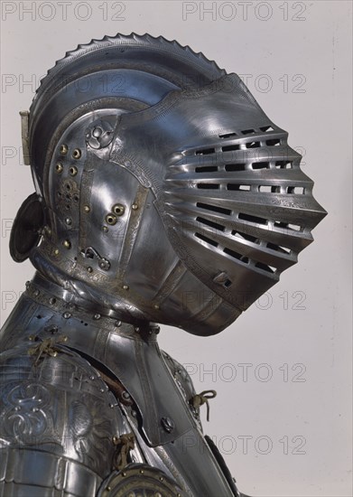 CASCO DE PERFIL DE LA ARMADURA A49
MADRID, ARMERIA REAL
MADRID
