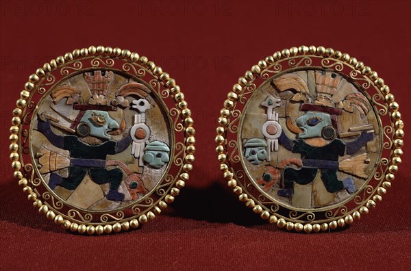 OREJERAS DE ORO CONCHAS TURQUESA E MOCHE PREHISP
LIMA, MUSEO DEL ORO COL MUJICA
PERU