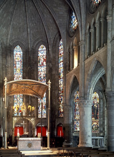 INTERIOR DE LA NAVE HACIA EL ALTAR MAYOR - CAPILLA REAL
RONCESVALLES, COLEGIATA
NAVARRA

This image is not downloadable. Contact us for the high res.