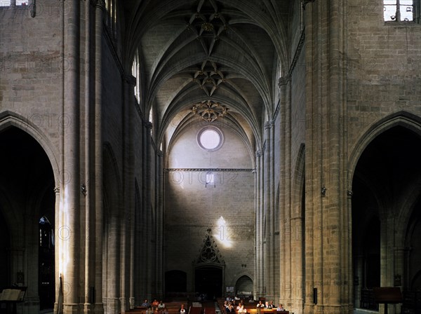 NAVE PRINCIPAL DESDE EL ALTAR MAYOR
HUESCA, CATEDRAL
HUESCA