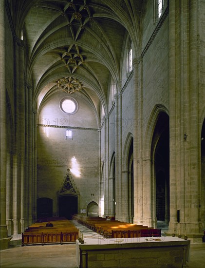 NAVE PRINCIPAL DESDE DETRAS DEL ALTAR MAYOR
HUESCA, CATEDRAL
HUESCA