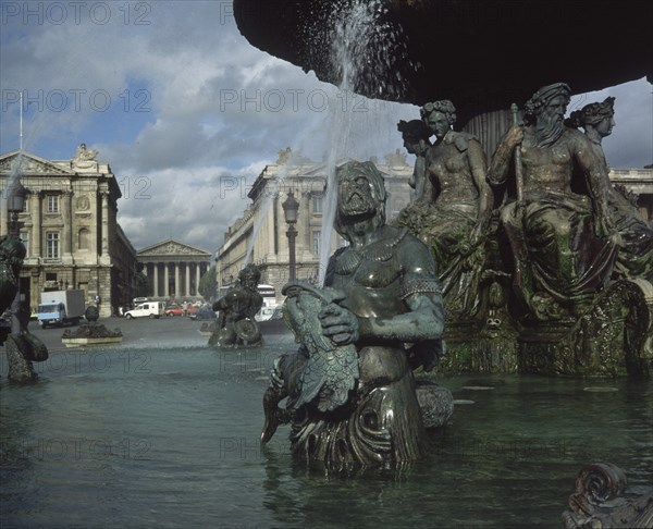 EXTERIOR-FUENTE Y VISTA DE LA RUE ROYAL-IGLESIA DE LA MAGDELAINE AL FONDO
PARIS, PLAZA CONCORDIA
FRANCIA