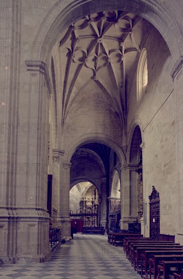 ARRANQUE DE LA GIROLA
CALAHORRA, CATEDRAL
RIOJA