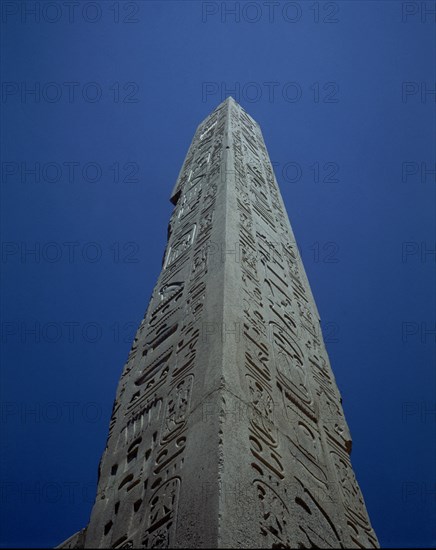 TEMPLO AMON RA - OBELISCO DE TUMOSIS I
TEBAS, KARNAC
EGIPTO
This image is not downloadable. Contact us for the high res.