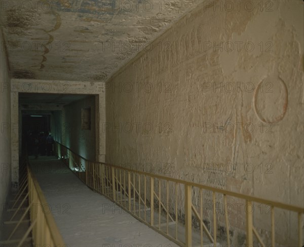 TEMPLO RAMSES IV - PASADIZO DE ENTRADA CON RELIEVES
TEBAS, VALLE DE LOS REYES
EGIPTO