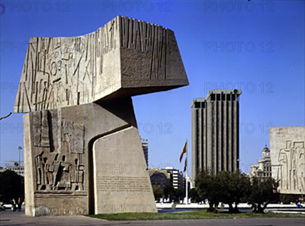 VAQUERO PALACIOS/VAQUERO TURCIOS
MONUMENTO AL DESCUBRIMIENTO DE AMERICA EN LOS JARDINES DEL DESCUBRIMIENTO-PLAZA DE COLON-1977
MADRID, EXTERIOR
MADRID