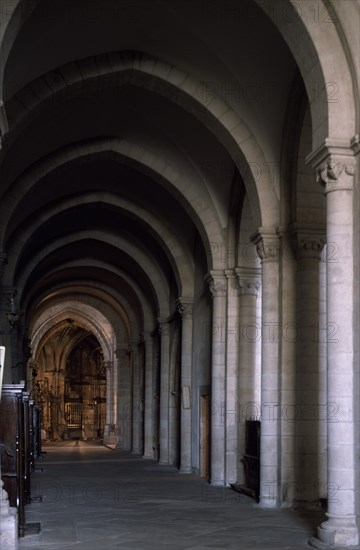 NAVE DE LA IZQUIERDA VISTA DESDE LOS PIES
LUGO, CATEDRAL
LUGO
This image is not downloadable. Contact us for the high res.