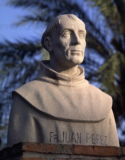 BUSTO DE FRAY JUAN PEREZ EN LA PLAZA DE ACCESO
RABIDA LA, MONASTERIO
HUELVA
