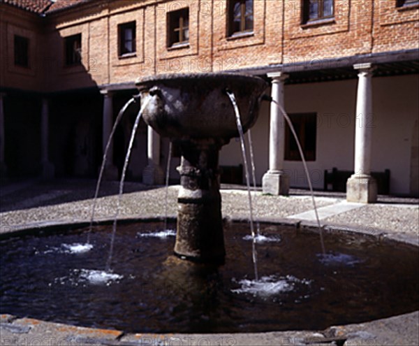 PATIO DE LA HOSPEDERIA - FUENTE
PAULAR EL, MONASTERIO
MADRID