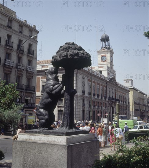 NAVARRO SANTAFE ANTONIO 1906/83
MONUMENTO AL OSO Y EL MADROÑO-1967
MADRID, PUERTA DEL SOL
MADRID
This image is not downloadable. Contact us for the high res.