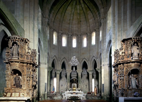 INTERIOR DE LA IGLESIA DESDE LOS PIES
MELON, MONASTERIO
ORENSE