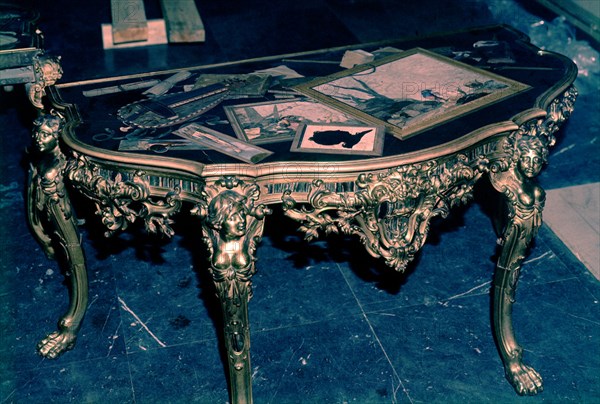 Table baroque en pierres dures, salle Tiepolo, musée du Prado