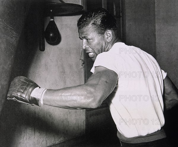 SUGAR RAY ROBINSON
This image is not downloadable. Contact us for the high res.