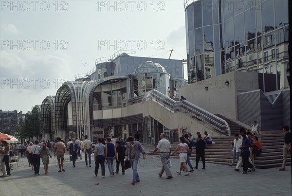 FORUM DES HALLES
PARIS, EXTERIOR
FRANCIA

This image is not downloadable. Contact us for the high res.