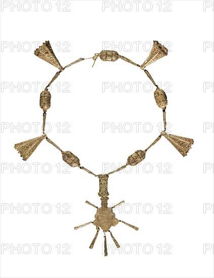 COLLAR DE ORO HISPANOMUSULMAN - TESORO DE BENTARIQUE- COLLAR DE FILIGRANA
MADRID, MUSEO ARQUEOLOGICO NACIONAL
MADRID
This image is not downloadable. Contact us for the high res.