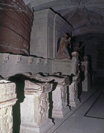 PANTEON-TUMBAS REALES Y ESTATUA GARCIA III NAVARRA,LLAMADO EL DE "NAJERA"
NAJERA, MONASTERIO SANTA MARIA REAL
RIOJA