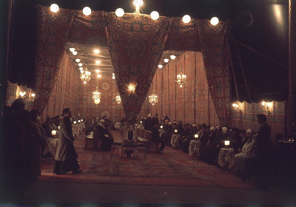 FUNERAL
CAIRO, INTERIOR
EGIPTO

This image is not downloadable. Contact us for the high res.