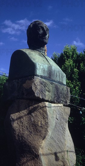 PERDIGON JESUS
BUSTO DE JOSE VIERA Y CLAVIJO (1731/1813)
LOS REALEJOS, EXTERIOR
TENERIFE