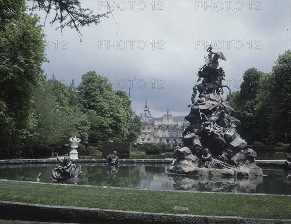 JARDIN-FUENTE DE LA FAMA
LA GRANJA, PALACIO REAL-JARDINES
SEGOVIA