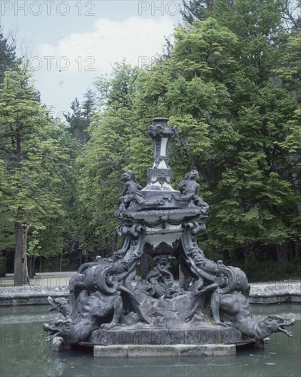 JARDIN - FUENTE DE LOS DRAGONES
LA GRANJA, PALACIO REAL-JARDINES
SEGOVIA