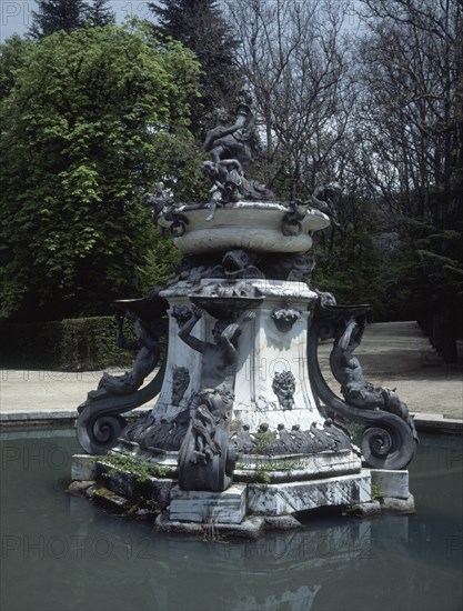 JARDIN - FUENTE DE HERCULES
LA GRANJA, PALACIO REAL-JARDINES
SEGOVIA