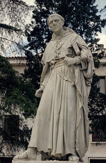 VILCHES JOSE DE 
MONUMENTO A CISNEROS DELANTE DE LA UNIVERSIDAD
ALCALA DE HENARES, EXTERIOR
MADRID

This image is not downloadable. Contact us for the high res.